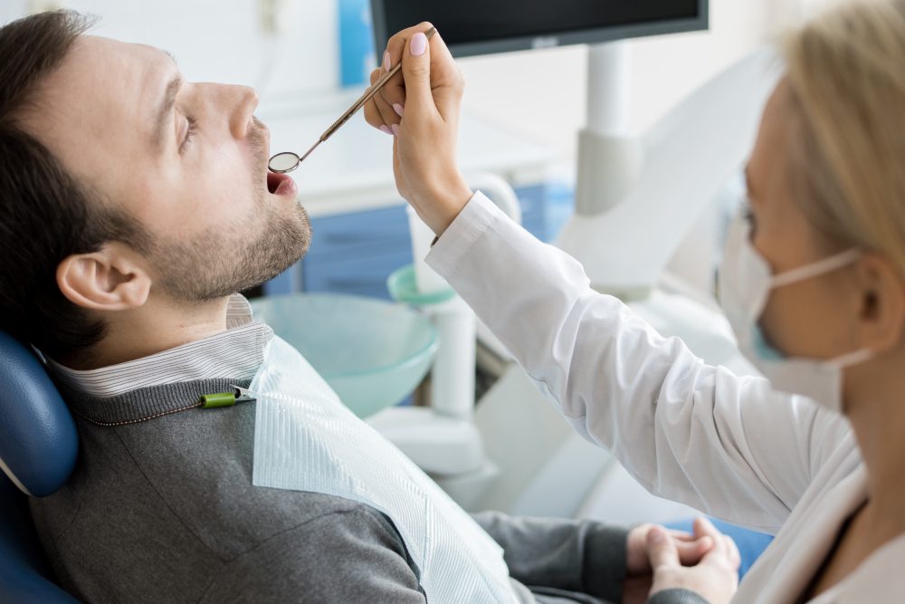 عيادة متخصصة في تجميل الاسنان